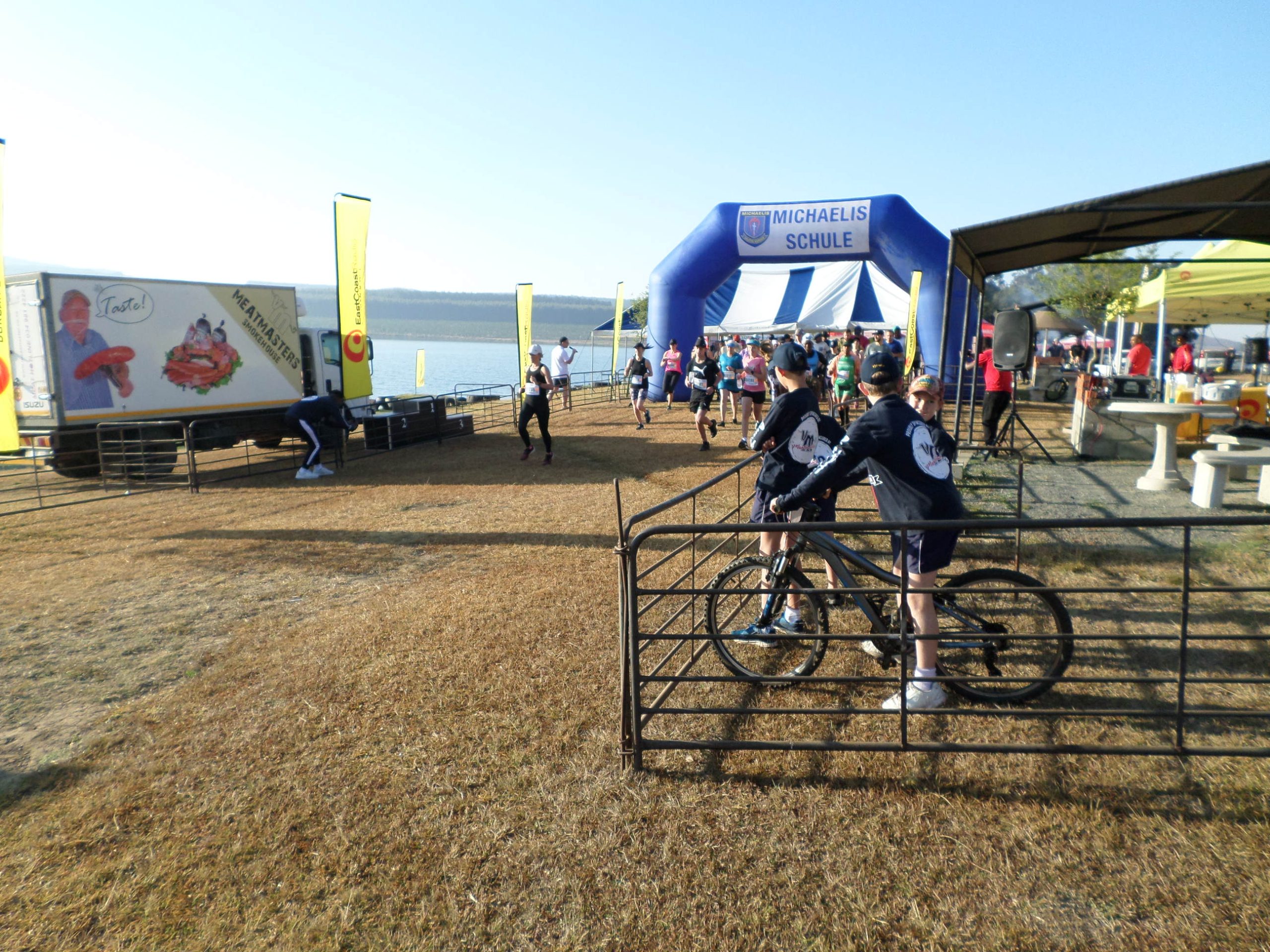 Cyclists at the Michaelis Challenge 2022 start area